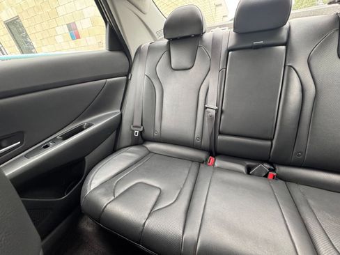 Used 2025 Hyundai Elantra Limited image 42