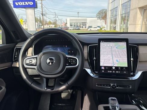 Used 2025 Volvo XC90 B6 Plus image 21
