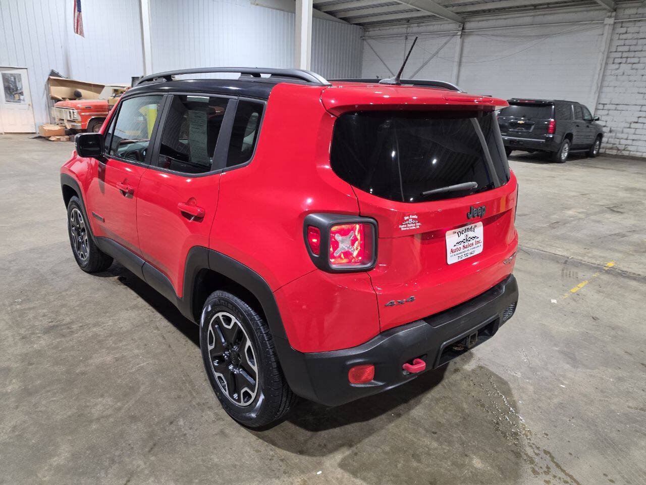 Used 2016 Jeep Renegade Trailhawk w/ Cold Weather Group AWD/4WD image 8
