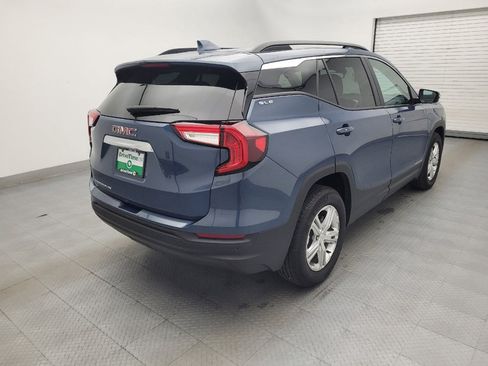 Used 2024 GMC Terrain SLE w/ Driver Convenience Package FWD image 9
