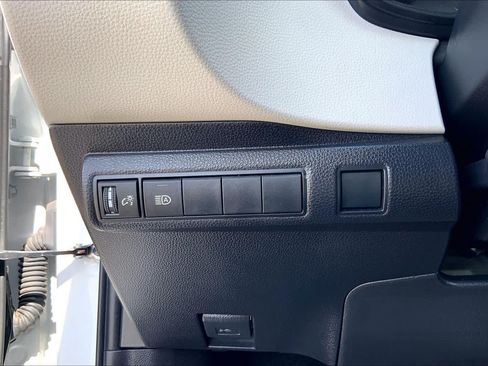 Used 2023 Toyota Corolla LE FWD image 33