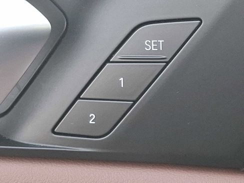 Used 2025 BMW X5 xDrive50e w/ Premium Package image 26