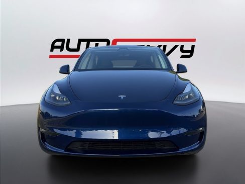 Used 2025 Tesla Model Y Long Range RWD image 2
