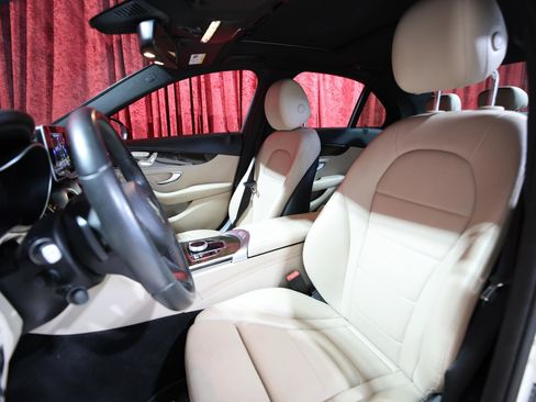 Used 2018 Mercedes-Benz C 300 Sedan w/ Premium Package image 13