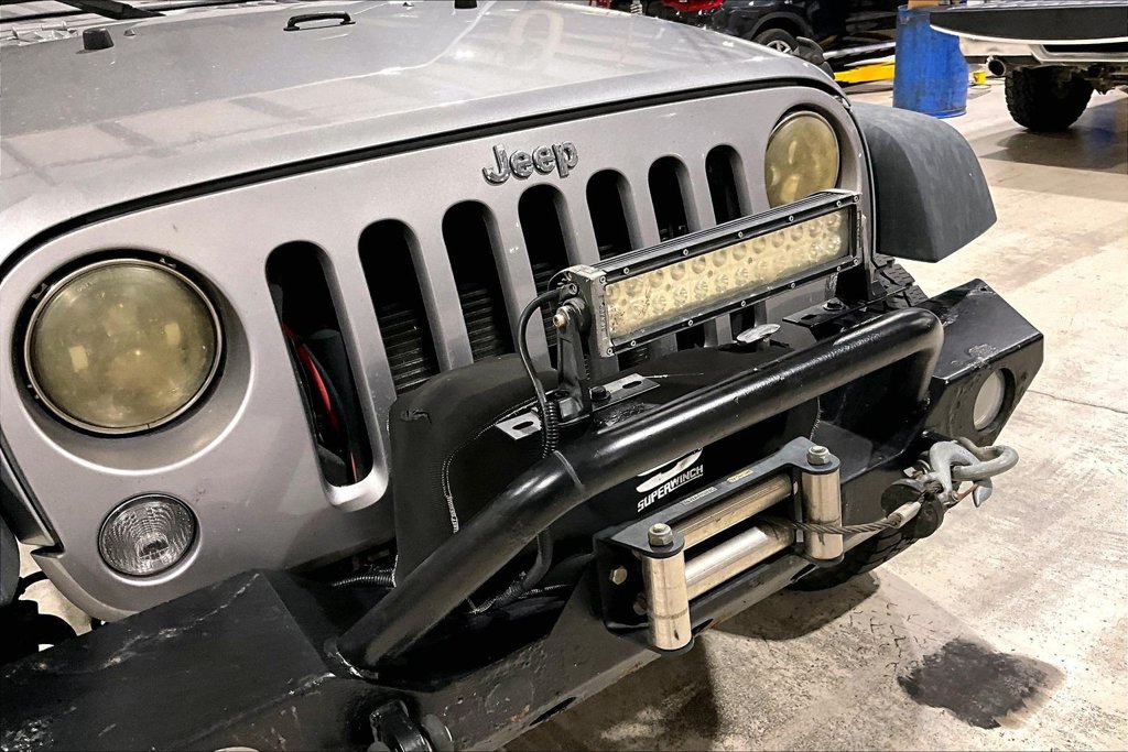 Used 2017 Jeep Wrangler Sport w/ Quick Order Package 24S AWD/4WD image 28