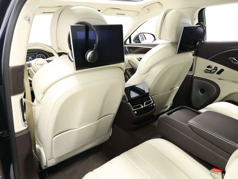 Used 2020 Bentley Flying Spur W12 image 74