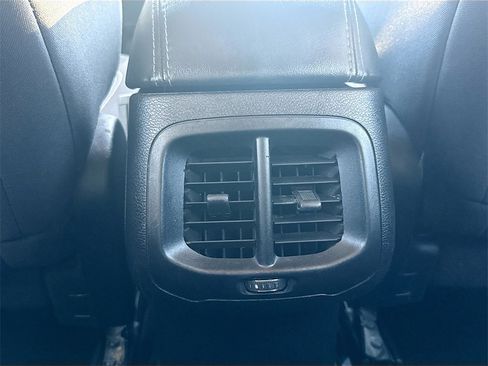 Used 2021 Jeep Cherokee Latitude w/ Mopar Interior Package image 23