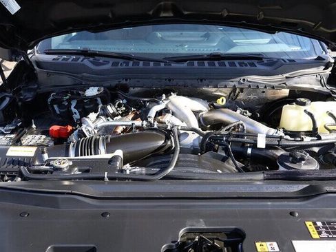 Used 2024 Ford F250 Platinum w/ FX4 Off-Road Package image 9