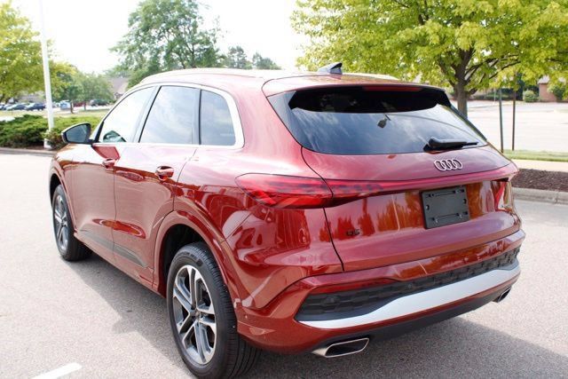 Used 2025 Audi Q5 Premium w/ Premium Plus AWD/4WD image 5