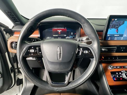 Used 2023 Lincoln Aviator Grand Touring AWD/4WD image 17