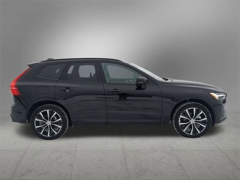 Used 2025 Volvo XC60 B5 Ultra image 7