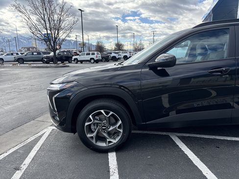 New 2026 Chevrolet Trax LT w/ Driver Confidence Package image 9