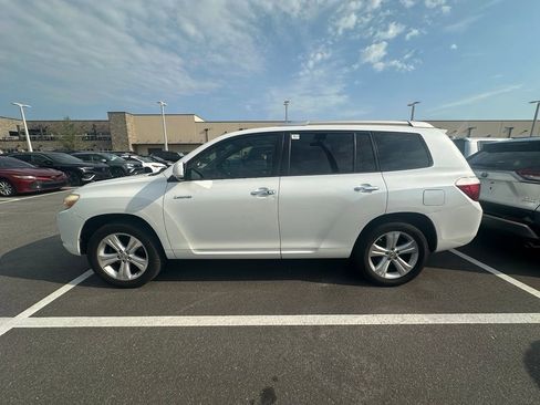 Used 2010 Toyota Highlander Limited FWD image 4