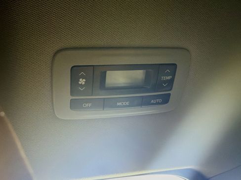 Used 2017 Toyota Sienna XLE w/ XLE Navigation Package FWD image 26