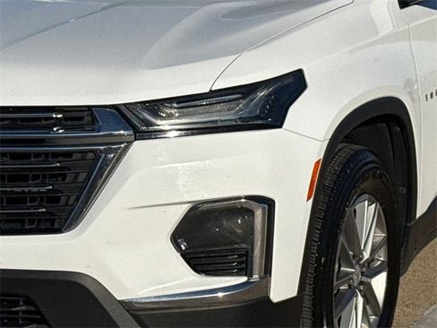 Used 2023 Chevrolet Traverse LT image 5