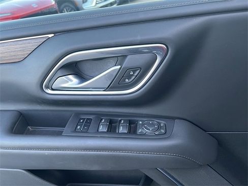 Used 2023 Chevrolet Tahoe High Country image 3