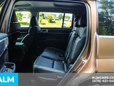 Used 2024 Hyundai Santa Fe Limited FWD image 16