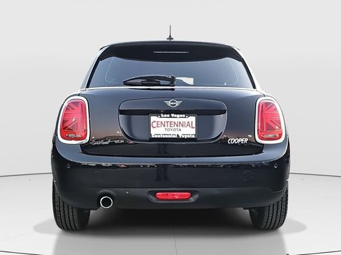 Used 2021 MINI Cooper 4-Door Hardtop image 6