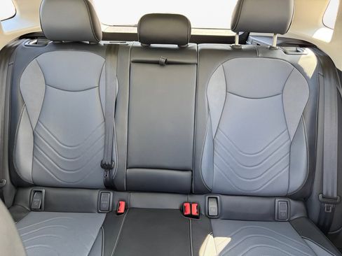 New 2026 Volkswagen Tiguan SE AWD/4WD image 12