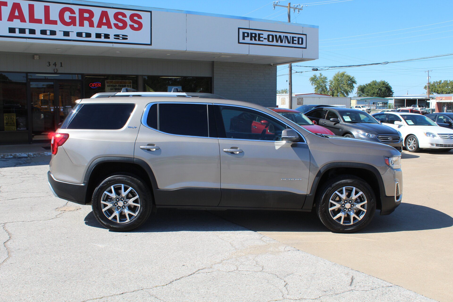 Used 2023 GMC Acadia SLT FWD image 62