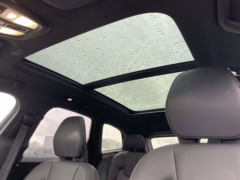 Used 2024 Volvo XC60 T8 Ultimate w/ Climate Package image 9