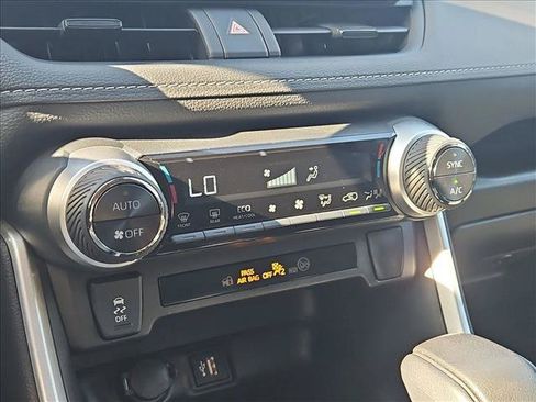 Used 2025 Toyota RAV4 XLE AWD/4WD image 15