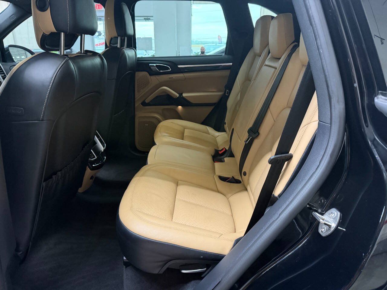 Used 2017 Porsche Cayenne S AWD/4WD image 13