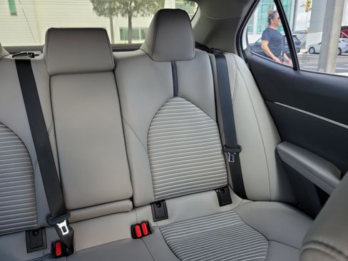 Used 2022 Toyota Camry SE w/ Audio Upgrade Package image 22