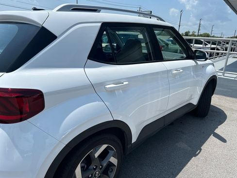 Certified 2023 Hyundai Venue SEL FWD image 2
