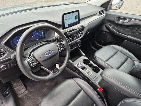 Used 2022 Ford Escape Titanium image 11