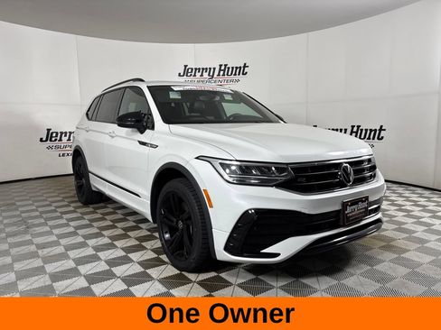 Used 2023 Volkswagen Tiguan SE R-Line FWD image 4