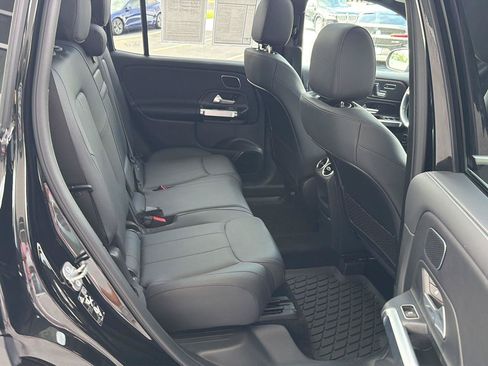 Used 2024 Mercedes-Benz GLB 250 4MATIC image 12