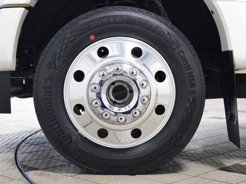 Used 2022 Ford F450 Platinum w/ FX4 Off-Road Package image 28