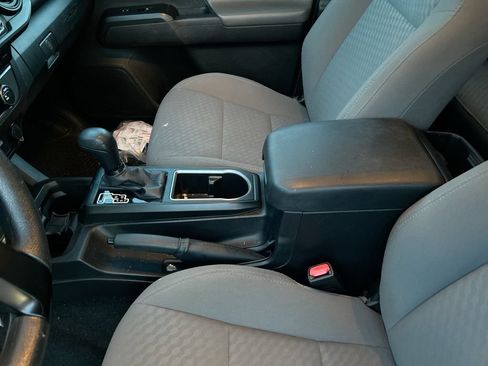 Used 2022 Toyota Tacoma SR AWD/4WD image 26