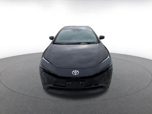 Used 2025 Toyota Prius LE image 4