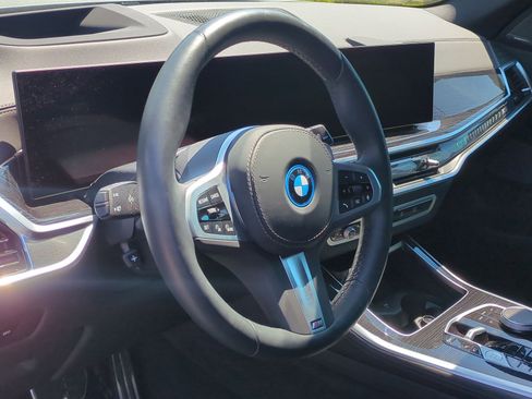 Certified 2025 BMW X5 xDrive50e w/ M Sport Package AWD/4WD image 18