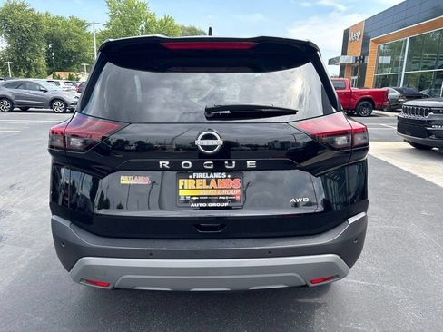 Used 2023 Nissan Rogue S AWD/4WD image 4