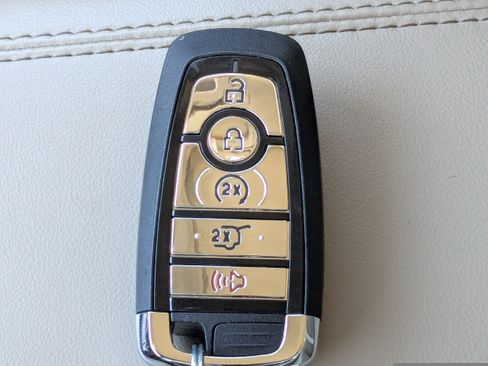 Used 2021 Lincoln Corsair Reserve w/ Equipment Group 201A image 36