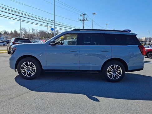 Certified 2025 Ford Expedition Active image 4