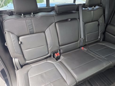 Used 2019 Chevrolet Silverado 1500 High Country w/ High Country Premium Package AWD/4WD image 35