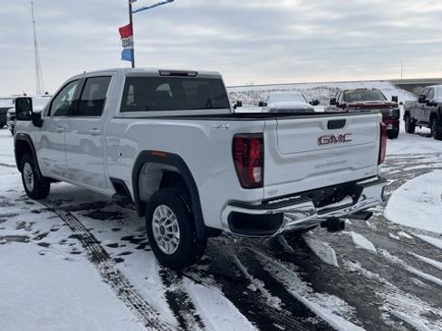 Used 2024 GMC Sierra 2500 SLE w/ SLE Convenience Package image 3