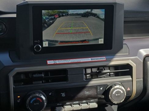 Used 2025 Toyota Tacoma SR5 AWD/4WD image 21