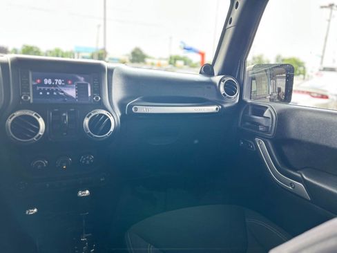 Used 2013 Jeep Wrangler Unlimited Sahara w/ Max Tow Pkg AWD/4WD image 58