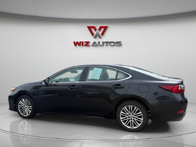 Used 2017 Lexus ES 350 w/ Premium Package FWD image 2