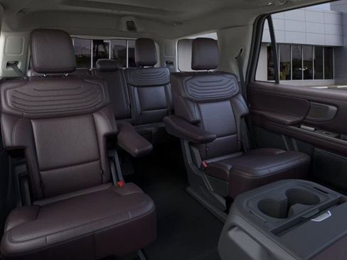 New 2025 Ford Expedition Platinum w/ Platinum Ultimate Package image 11