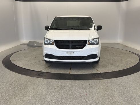 Used 2015 Dodge Grand Caravan SE w/ Quick Order Package 29E SE FWD image 9