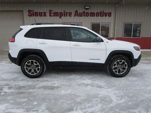 Used 2020 Jeep Cherokee Trailhawk w/ Cold Weather Group image 2
