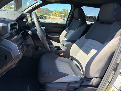 Used 2025 Toyota Tacoma TRD Off-Road AWD/4WD image 22
