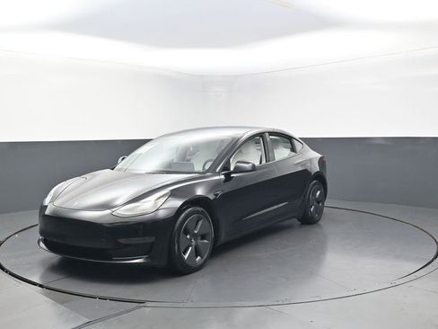 Used 2023 Tesla Model 3 Standard Range RWD image 5