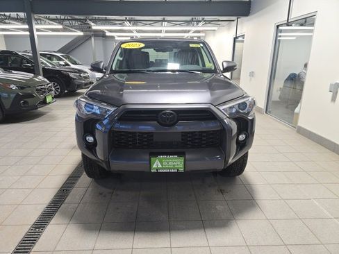 Used 2023 Toyota 4Runner SR5 Premium image 2